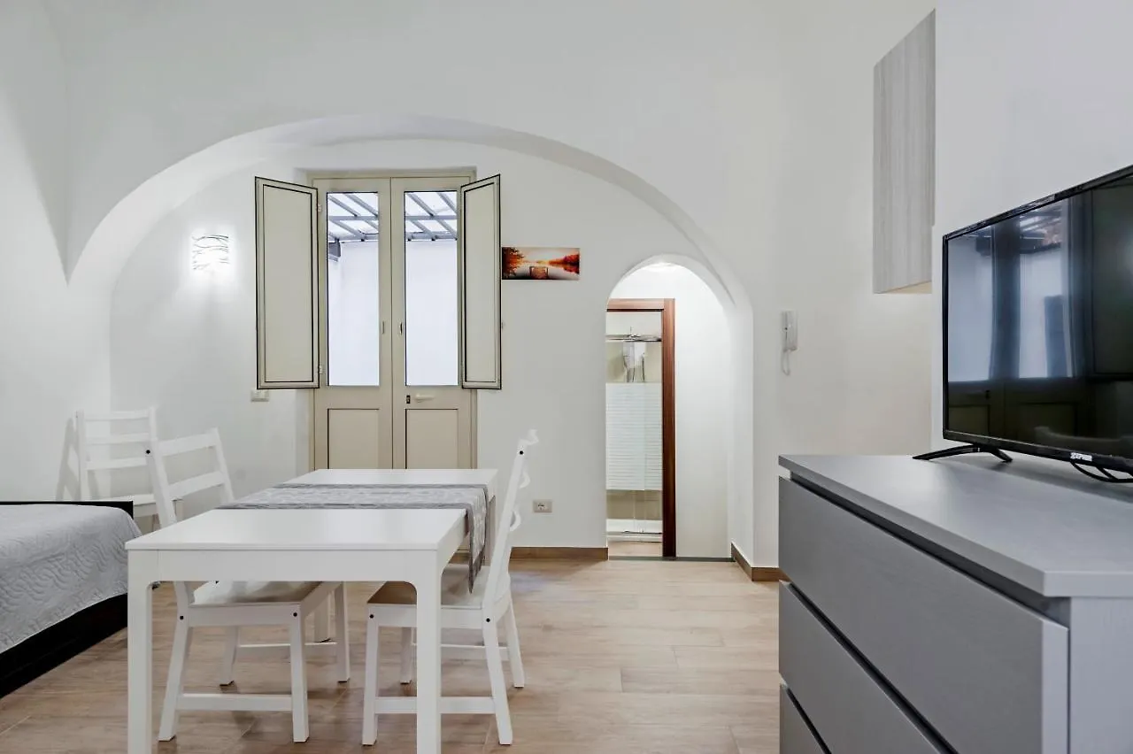 Trinita\' 57 Apartments By Wonderful Italy location